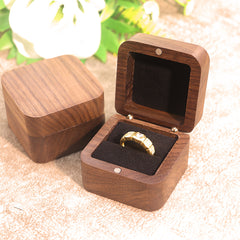 Velvet-lined ring box compatible with Sielux SL2 laser engraving